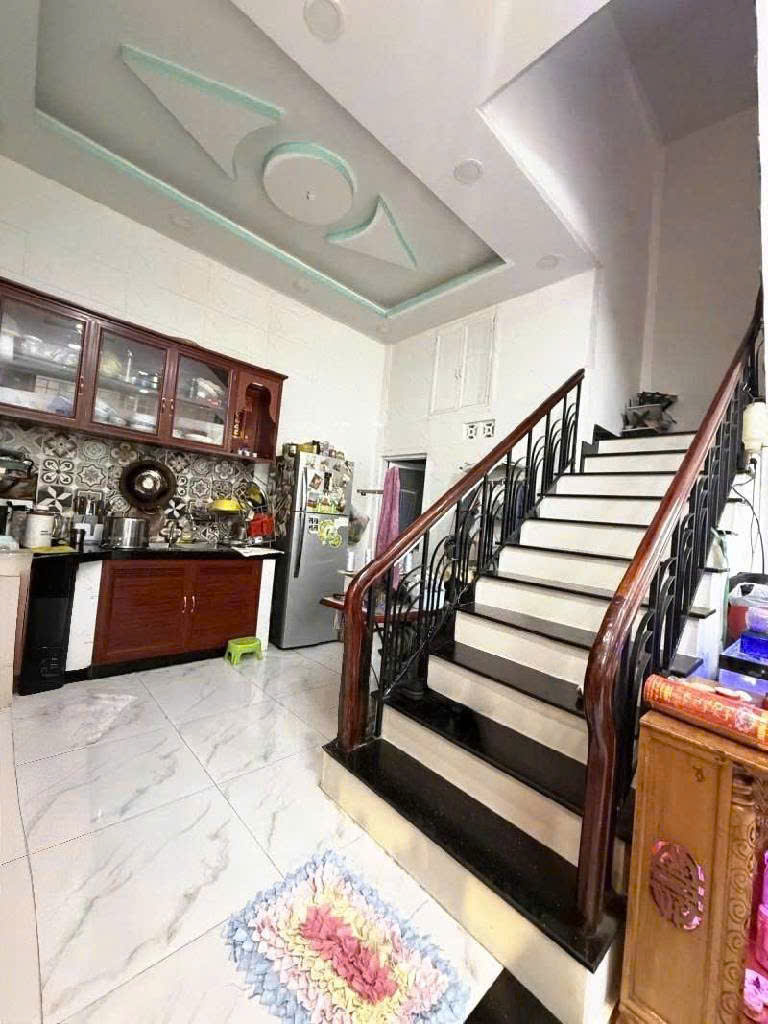 TRUNG TÂM Q.11 – NGANG 5.5M – 3 TẦNG BTCT